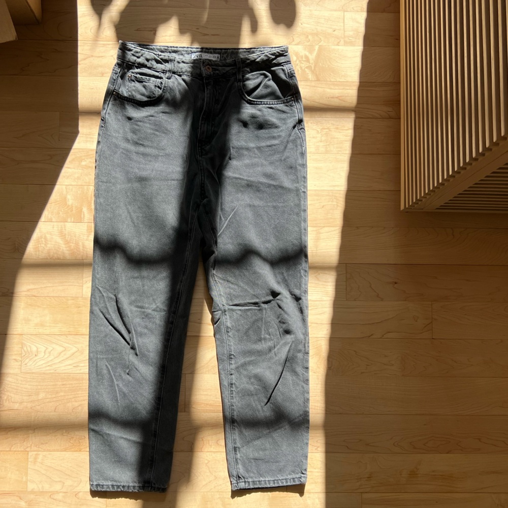 Zara Women’s Baggy Gray Jeans